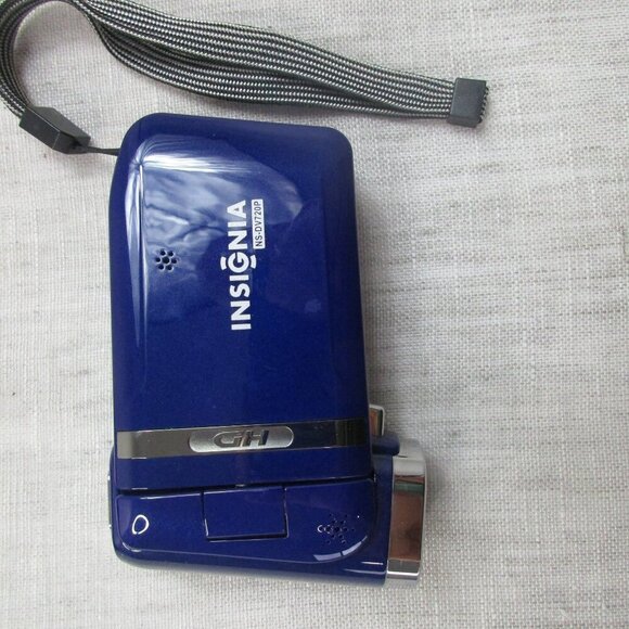 Insignia‎ HD Digital Camcorder Camera Blue LCD Display With Charger NS-DV720P - Picture 7 of 8